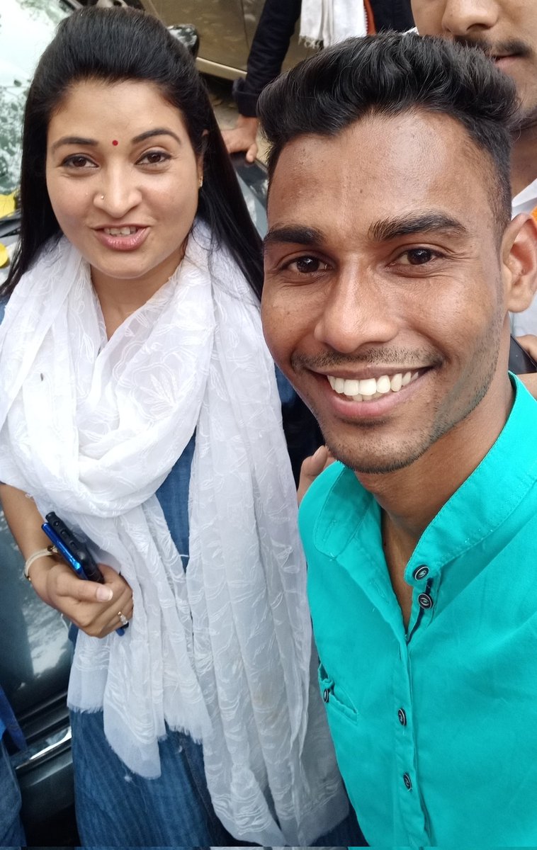 aryavicky99's tweet photo. सबको पसंद आए वो कहानी नहीं हम !!
ठहरे हुए दरिया का वो पानी नहीं हम !!
#Vquotes...✍️
@LambaAlka ❤️ https://t.co/xM2pncLzeS