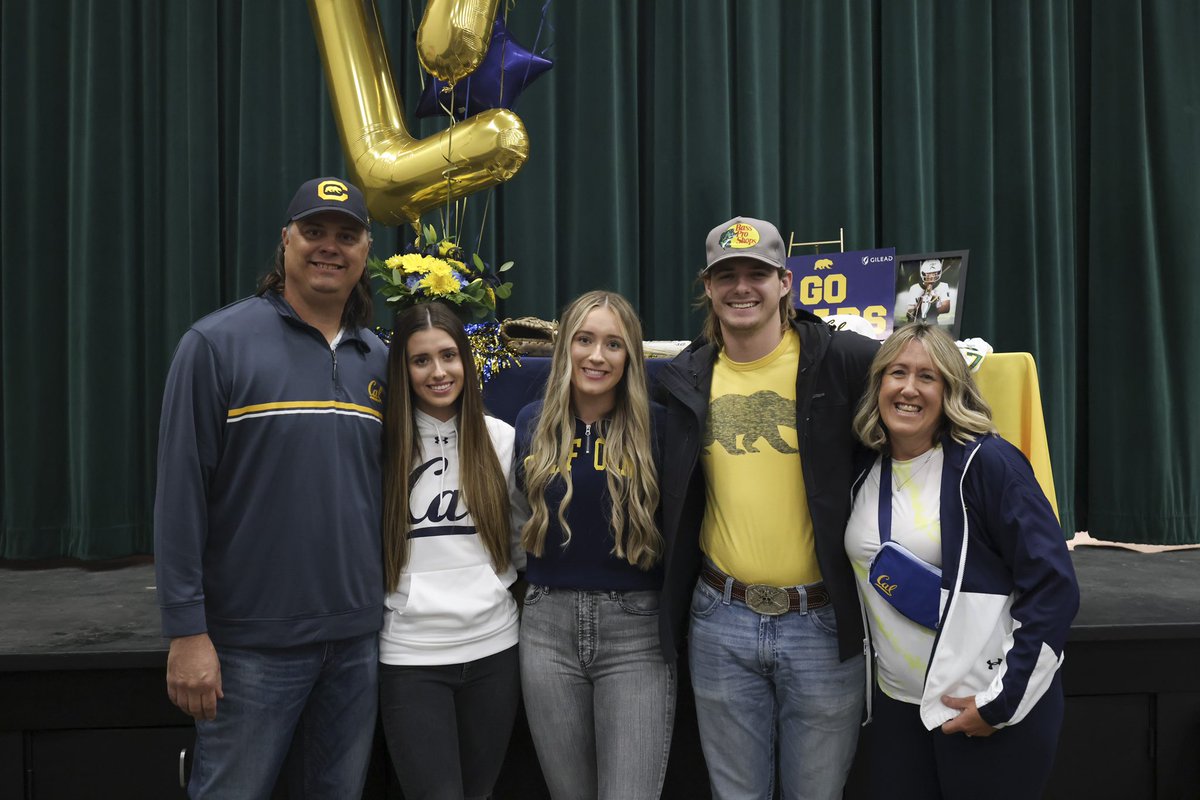 It’s official!! So excited to continue my softball journey at Cal! 💙💛✍🏻🐻 @CoachSpencerCal <a href="/CalSB/">Cal Softball</a>