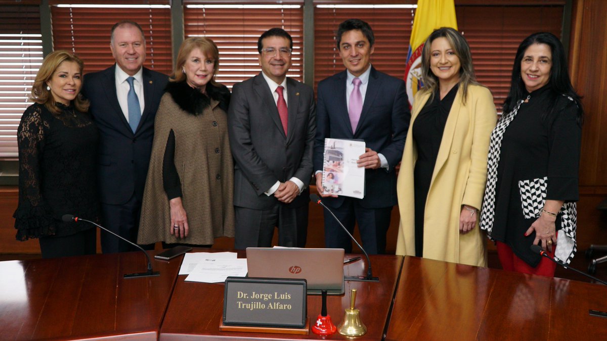 Rama Judicial (@judicaturacsj) on Twitter photo #JusticiaConTransparencia | En cumplimiento de la Ley Estatutaria de Administración de Justicia (Ley 270 de 1996), el <a href="/judicaturacsj/">Rama Judicial</a> entregó al Gobierno Nacional el Plan Sectorial de Desarrollo de la #RamaJudicial 'Hacia una justicia confiable, digital e incluyente". #JusticiaConTransparencia | En cumplimiento de la Ley Estatutaria de Administración de Justicia (Ley 270 de 1996), el <a href="/judicaturacsj/">Rama Judicial</a> entregó al Gobierno Nacional el Plan Sectorial de Desarrollo de la #RamaJudicial 'Hacia una justicia confiable, digital e incluyente".