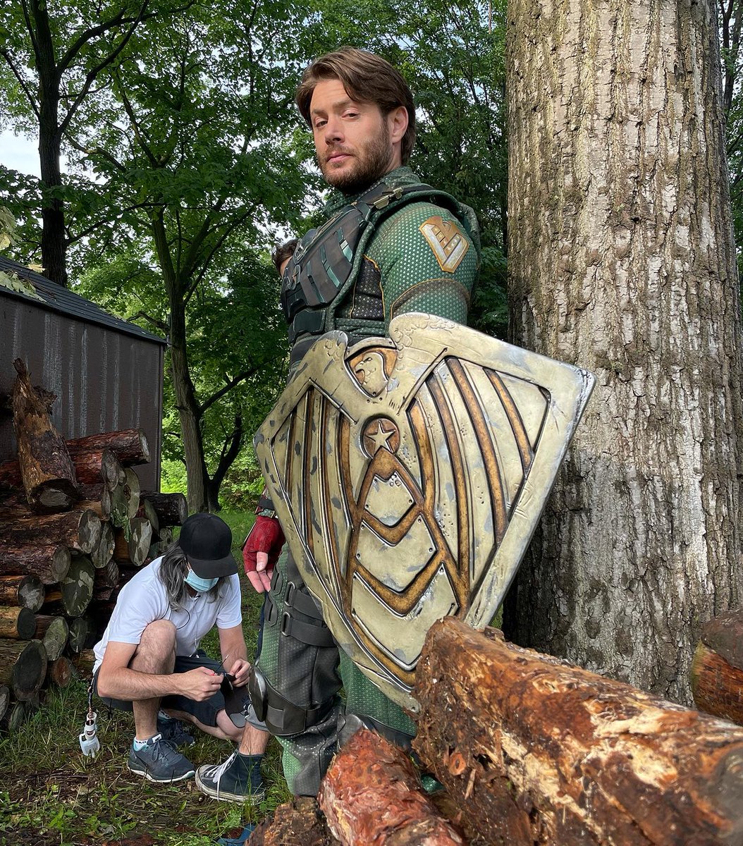 Rose_ackles_'s tweet photo. look at him...He's so 🔥🫠 https://t.co/2DwcfJCGzt