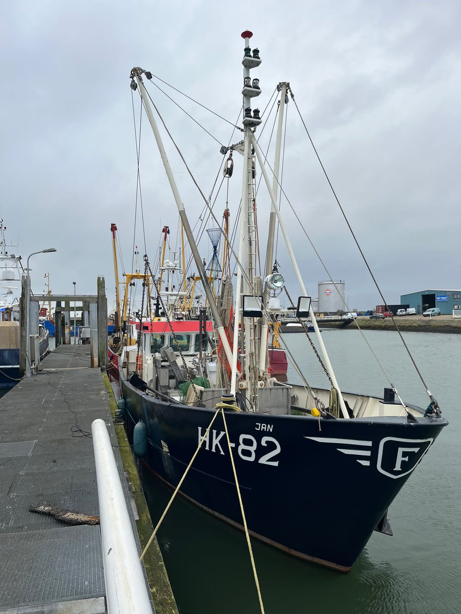Vissersbond's tweet photo. Vandaag weer de nodige dienstverlening verleend aan boord van onze leden in de haven van Lauwersoog #plotterbestanden #Wnb #RIenE #stikstof https://t.co/LecsAn795w