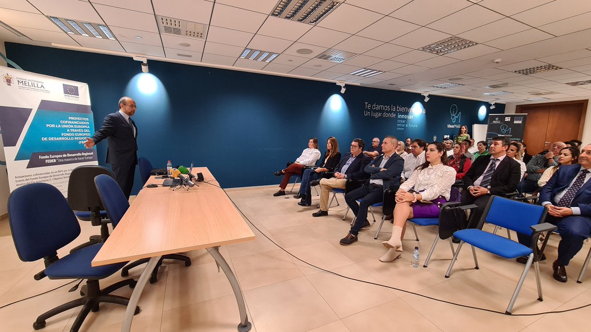 ondaceromelilla's tweet photo. En estos momentos, el Salón de Actos del Centro Tecnológico en TIC acoge el acto de clausura del segundo programa de formación para la acreditación internacional de manejo de ordenador para la ciudadanía (ICDL) en el marco de los fondos FEDER.https://t.co/ubN3MTUa5y https://t.co/IBfMxUhu4m
