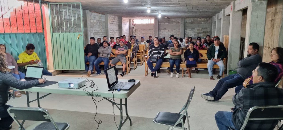 JtoledoLuis's tweet photo. Para que la ciudadanía de los municipios se entere de los avances de la obra pública 2022, el Módulo de #Coplade en Ayutla apoyó a las autoridades de #TOTONTEPEC, en la Sierra Juárez, para efectuar la 3ª Sesión Ordinaria del Consejo de Desarrollo Social.
@alejandromurat https://t.co/i7ECjN67Lr