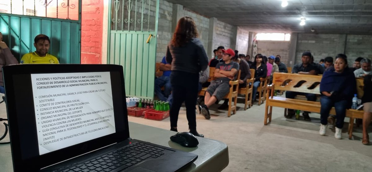 JtoledoLuis's tweet photo. Para que la ciudadanía de los municipios se entere de los avances de la obra pública 2022, el Módulo de #Coplade en Ayutla apoyó a las autoridades de #TOTONTEPEC, en la Sierra Juárez, para efectuar la 3ª Sesión Ordinaria del Consejo de Desarrollo Social.
@alejandromurat https://t.co/i7ECjN67Lr