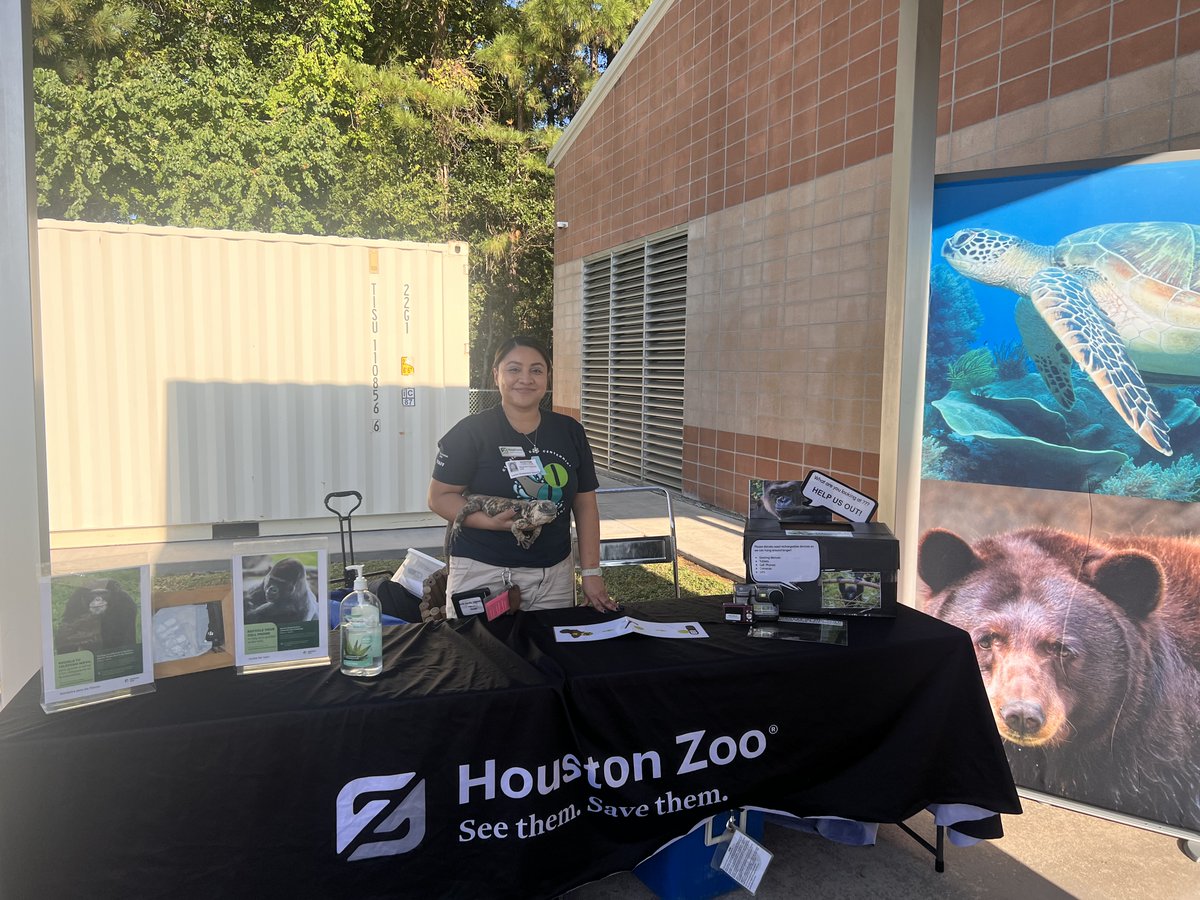 houstonzoo's tweet photo. 👏 Let's give a round of applause to all Zoo &amp; Aquarium educators! It’s the 50th anniversary of the International Day of Zoo and Aquarium Educators. (1/2)
#izeday #ize50years #izeducators #izegoldenanniversary #zooaquariumeducator https://t.co/ey1do6gj39