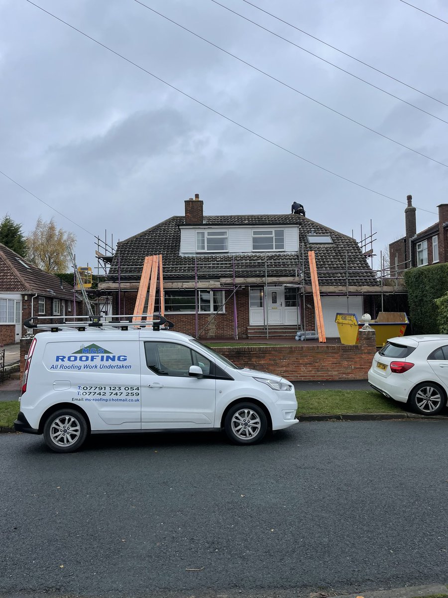 mandsroofers's tweet photo. Another started today in Alwoodley. #roofers #roofingcontractors #leeds https://t.co/T2wKq1vXJQ