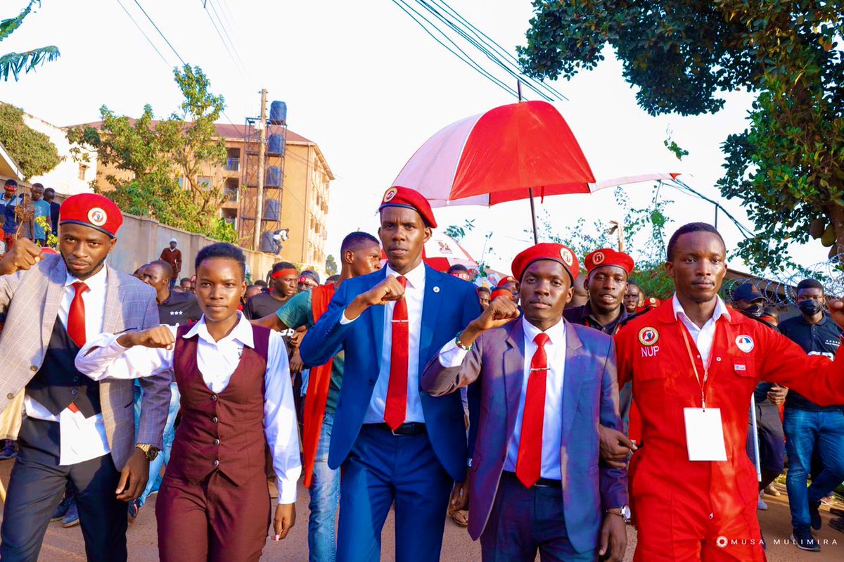DrBerlinerMD's tweet photo. Gallant Makerereans 🔥🔥🔥🔥🔥
It’s not over ,until it’s Ooover #30thNovember2022 it’s the day
It’s the unstoppable,unshakable and indisputable choice of the students of @Makerere ,@LAlionzi #Dangoteooh
#AllowDangoteToHandle https://t.co/aXqcjsHZT0