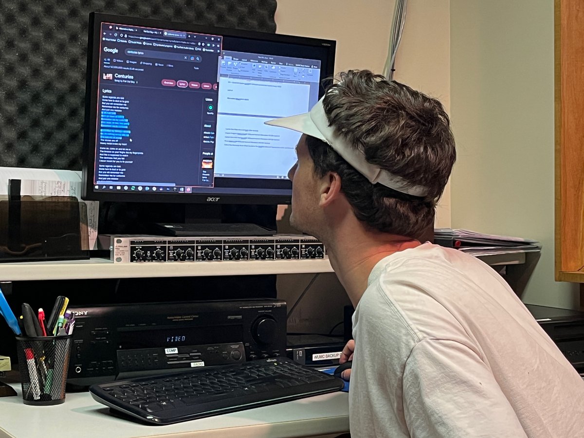 MilliganRadio's tweet photo. We’re working hard reviewing songs for the new WUMC music mix premiering January! https://t.co/j30I5OkWtc