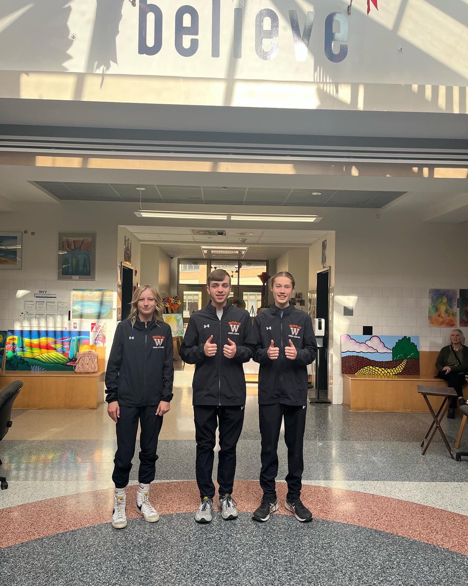 FLX_AD's tweet photo. Thank you to our awesome Band for sending our runners off to STATES with lots of good luck! @Keishabree77 @CourtneyEd4iron @WaterlooFamily @WaterlooVC https://t.co/cjzvJ1h0Dc