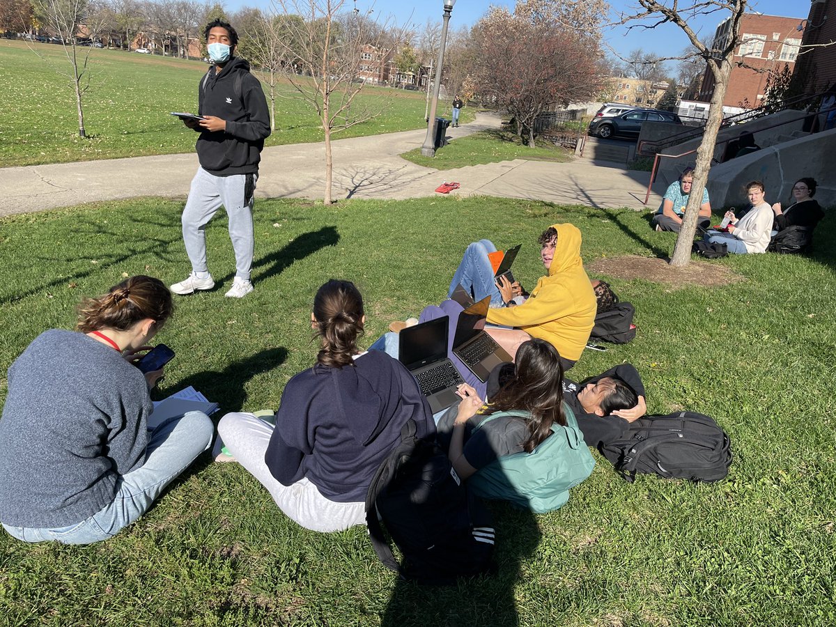 ThePrappasMath's tweet image. Taking advantage of the beautiful day to work on our IB math explorations. @Amundsen_HS #writinginmathematics #mathapplications