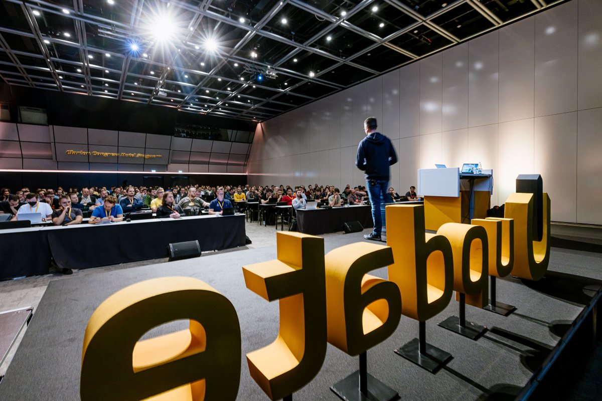 The first day of #UpdateConferencePrague ended with sessions by <a href="/SavranWeb/">Hasan Savran</a>, <a href="/nicolas_frankel/">Nicolas Fränkel 🇺🇦🇬🇪</a>, @denniscdietrich, <a href="/0x_F0/">FlashOver (Stefan Pölz) #MVPBuzz #2codeOrNot2code</a>, and <a href="/_MWaly/">Mohamed Wali</a>.
And #afterparty can start! 🤩

#UpdateConference