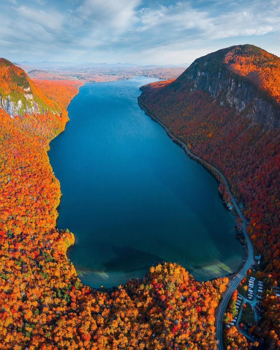 The colors of #Autumn. What’s your favorite view?