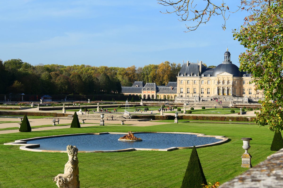 ChateauVLV's tweet photo. #Automne #VLV 🍁 Le domaine se sent bien seul sans ses visiteurs...

📸 En attendant de le redécouvrir le 19 novembre, nous partageons avec vous ces belles photos d'automne prises par le Collectif Image - Melun. https://t.co/61wAkqLDOJ