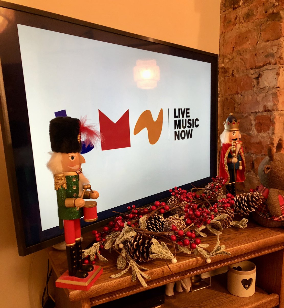 It may still be November, but <a href="/EdwardTRobinson/">Edward Robinson</a> and I met up today to record a Christmas concert. <a href="/LiveMusicNowUK/">Live Music Now</a> will send it on to a children’s hospital nearer the date!