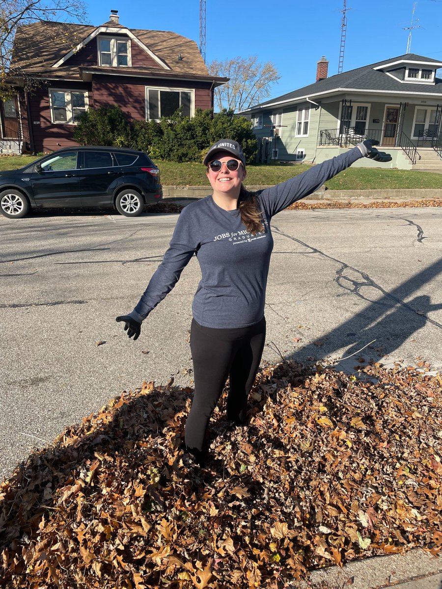 YSMichigan's tweet image. Members of our Youth Solutions team are raking a difference today! Thank you @UnitedWay_SWMI for organizing this wonderful event and giving us the opportunity to give back to our community. 

Learn more about #RAKEADIFFERENCE, here: bit.ly/3UHNlBy

#MakeaDifferenceMonth