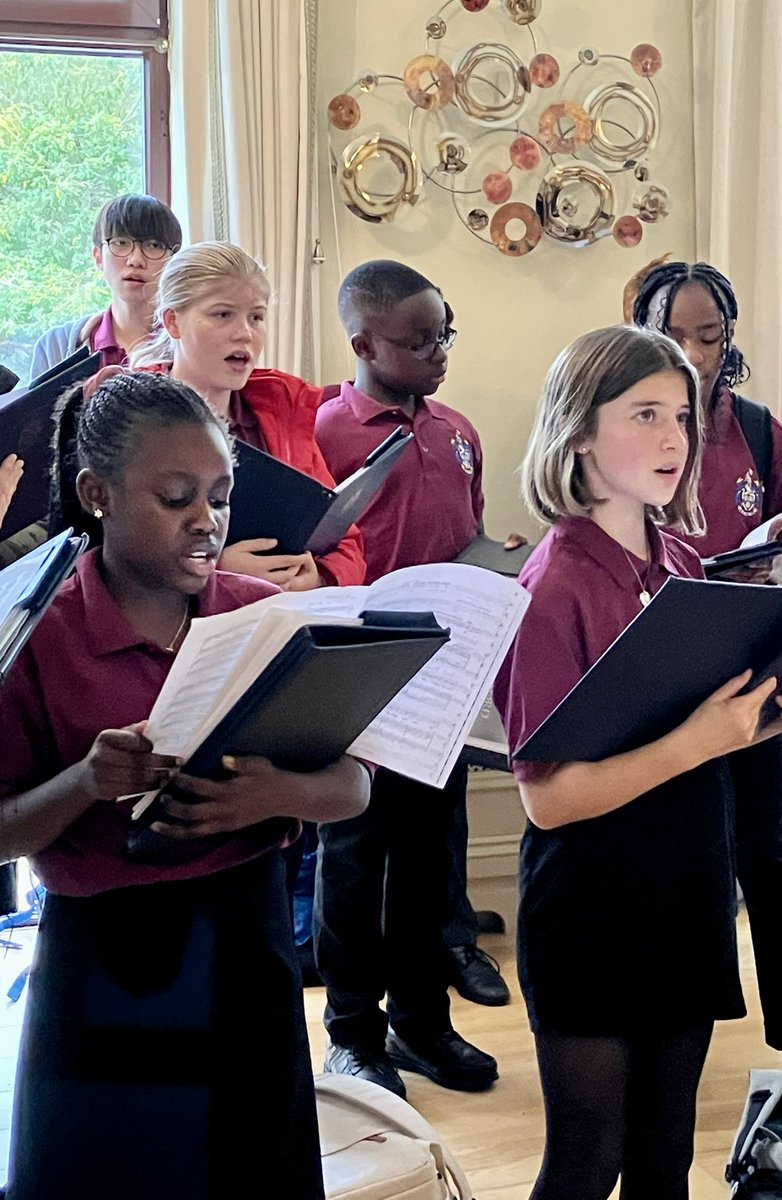 SECMusicSchool's tweet photo. Absolutely stunning singing and playing from all the students on the Jersey tour. Do watch our concert here: https://t.co/kmepgD1iN1 #choir #piano #violin https://t.co/LLc7VCaOA5