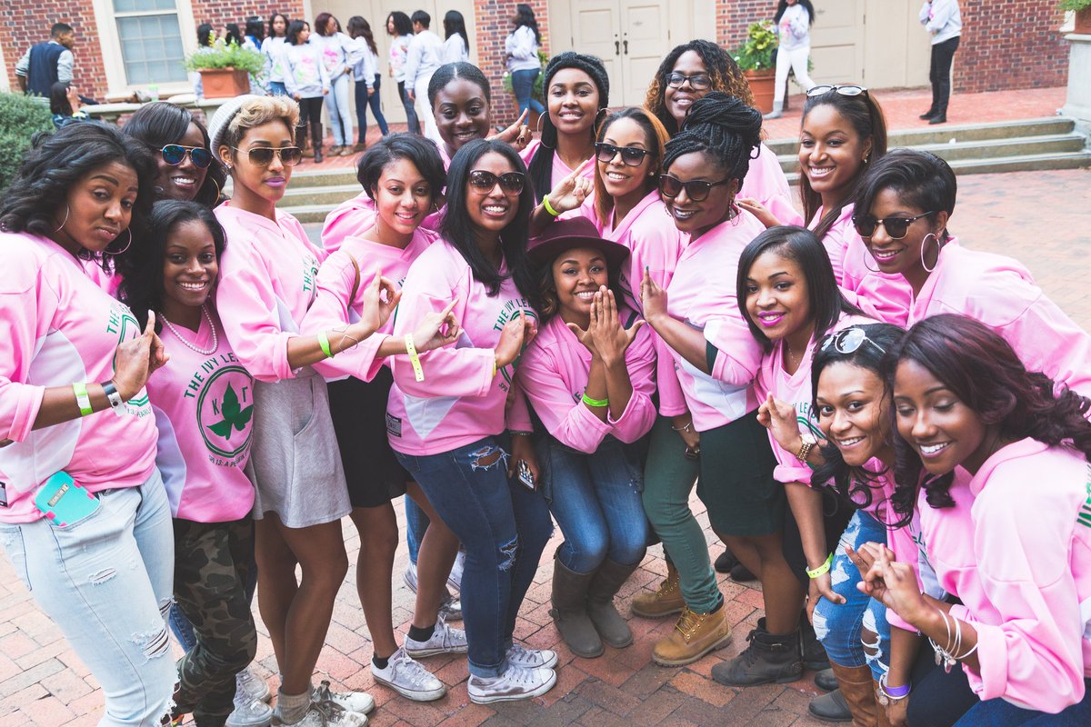 LowDwnDrT_Shane's tweet photo. I started a tradition at ODU homecomings for the NPHC tailgate. At the 1st tailgate @OI_Sigmas and @KappaGamma_AKA were the only orgs to take pics on the steps w/ me. Years later, it's become a whole thing, though I no longer attend regularly. #CornerstoneCaptures10Years https://t.co/xRXzbjsXXu