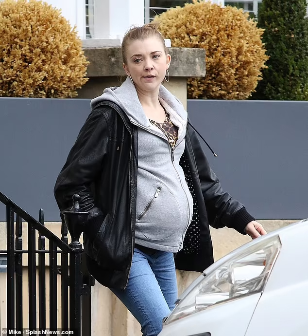 Natalie Dormer News on Twitter: "More photos of Natalie Dormer filming