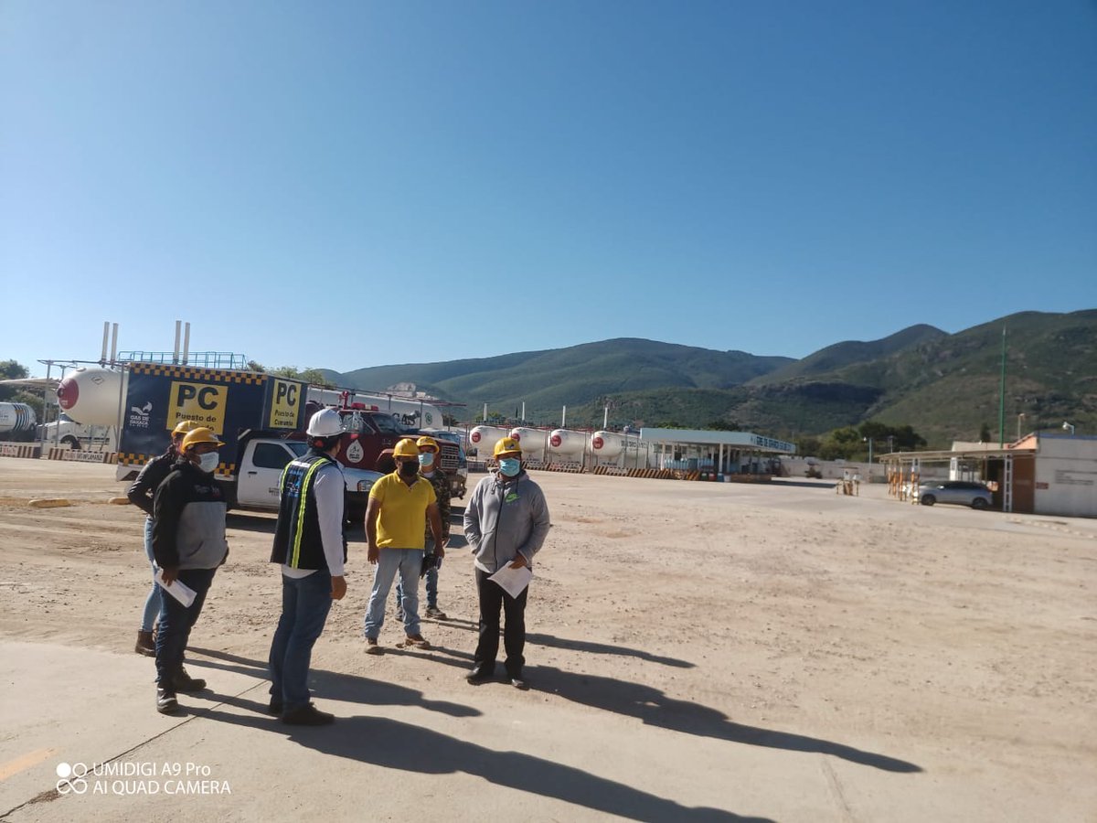 GASDEOAXACA's tweet photo. ¡La familia de #GasDeOaxaca crece! ❤️
👨🏻🔧👷🏽♀️ Nos encontramos #capacitando a nuevos ingresos.
Aumentamos nuestra plantilla para darte un #MejorServicio.
Por nuestros clientes, #SomosMás. 🙌🏻💙 https://t.co/boZ60Kqvgv