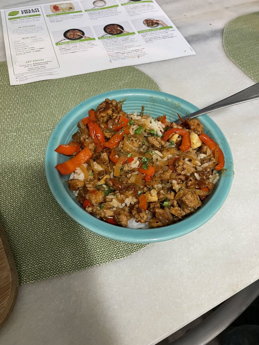 These sweet chili pork bowls from <a href="/HelloFresh/">HelloFresh US</a> were awesome!! All the food has been great so far. 

Check it out for yourself!! strms.net/hellofresh_ran… make sure to use code POGHF8675 for 65% off plus free shipping on your first box! #hellofreshpics #ad