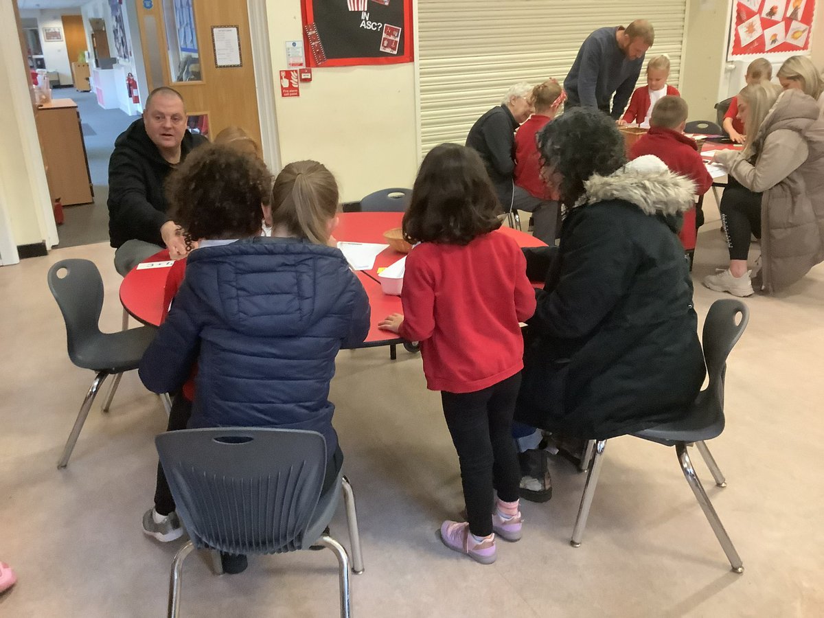 Year 1 and 2 children and their parents enjoyed a fabulous maths Learn With Me this morning. A wonderful hour spent working and learning together on lots of different practical maths activities.