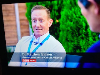 UKLCC (@uklungcancer) on Twitter photo Brilliant to see <a href="/MatthewEvison1/">Matthew Evison</a> <a href="/GM_Cancer/">Greater Manchester Cancer Alliance</a> just interviewed on <a href="/BBCNews/">BBC News (UK)</a> <a href="/BBCHughPym/">Hugh Pym</a> regarding #cancer #lungcancer waiting times - and spotlighting the fantastic work being done in Manchester! 'Days matter' in diagnosing #lungcancer Help us improve outcomes & save more lives! Brilliant to see <a href="/MatthewEvison1/">Matthew Evison</a> <a href="/GM_Cancer/">Greater Manchester Cancer Alliance</a> just interviewed on <a href="/BBCNews/">BBC News (UK)</a> <a href="/BBCHughPym/">Hugh Pym</a> regarding #cancer #lungcancer waiting times - and spotlighting the fantastic work being done in Manchester! 'Days matter' in diagnosing #lungcancer Help us improve outcomes & save more lives!