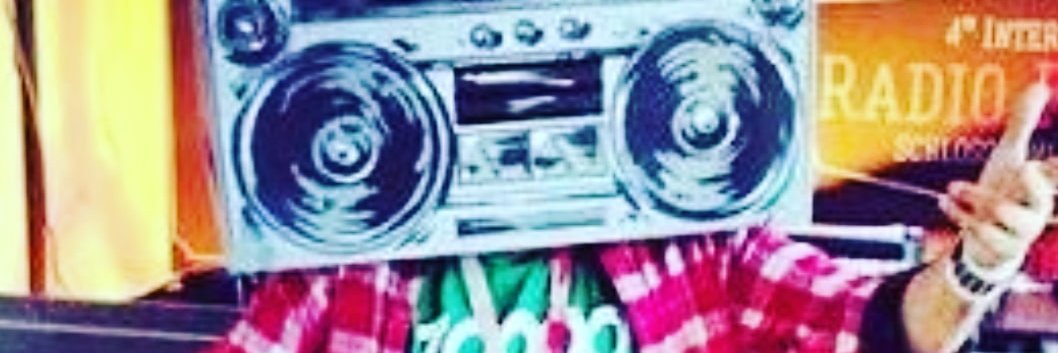 MirchiJeeturaaj's tweet photo. Ooffff ..... Going weak in my knees!

Listening to #Kabira .... sung by .@rekha_bhardwaj &amp; #tochiraina #yehjawanihaideewani Do catch this version on #YouTube. It's a #masterpiece of our times 👊

Keep it up #RekhaTochi Keep singing and giving respect to #bollywood https://t.co/LIn2Ipp5f8