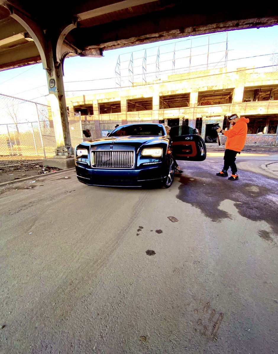 Booksey's tweet image. Are you a builder? Creator? Artist? Dev? If you want to do some great things with us @richyrich @_ShaniceBest &amp;amp; the rest of the scrub radio / web3 exposed fam!
—
RT this post, like &amp;amp; comment below!We will be adding u to diff web3 / NFT groups so we can grow together