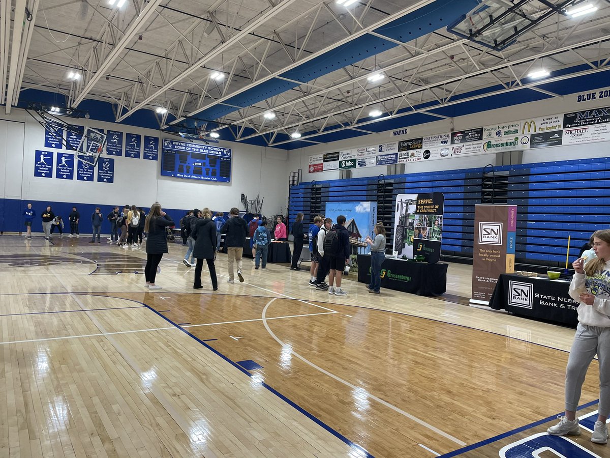 lrknutson3's tweet photo. It’s junior job shadow day! Thanks to all the community members for participating and showing our students about your career opportunities! Students also participated in mock interviews with local employers @WayneSchools https://t.co/zZDqZufB6J