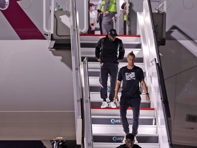 PeninsulaQatar's tweet photo. The #US national football team has arrived in Doha today to prepare for the #FIFAWorldCupQatar2022.

https://t.co/x6ZQY02v0s https://t.co/J3Skk7W58X