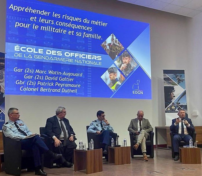 DavidGaltier's tweet photo. #eogn #forumsocial de l’EOGN, organisé sous l’égide du général de division BITOUZET et à l’initiative du général d’armée 2S VECHAMBRE. Fier d’intervenir comme président de la Fondation Maison gendarmerie pour affirmer son rôle d’acteur social pour la communauté gendarmerie https://t.co/igCddnVAHN