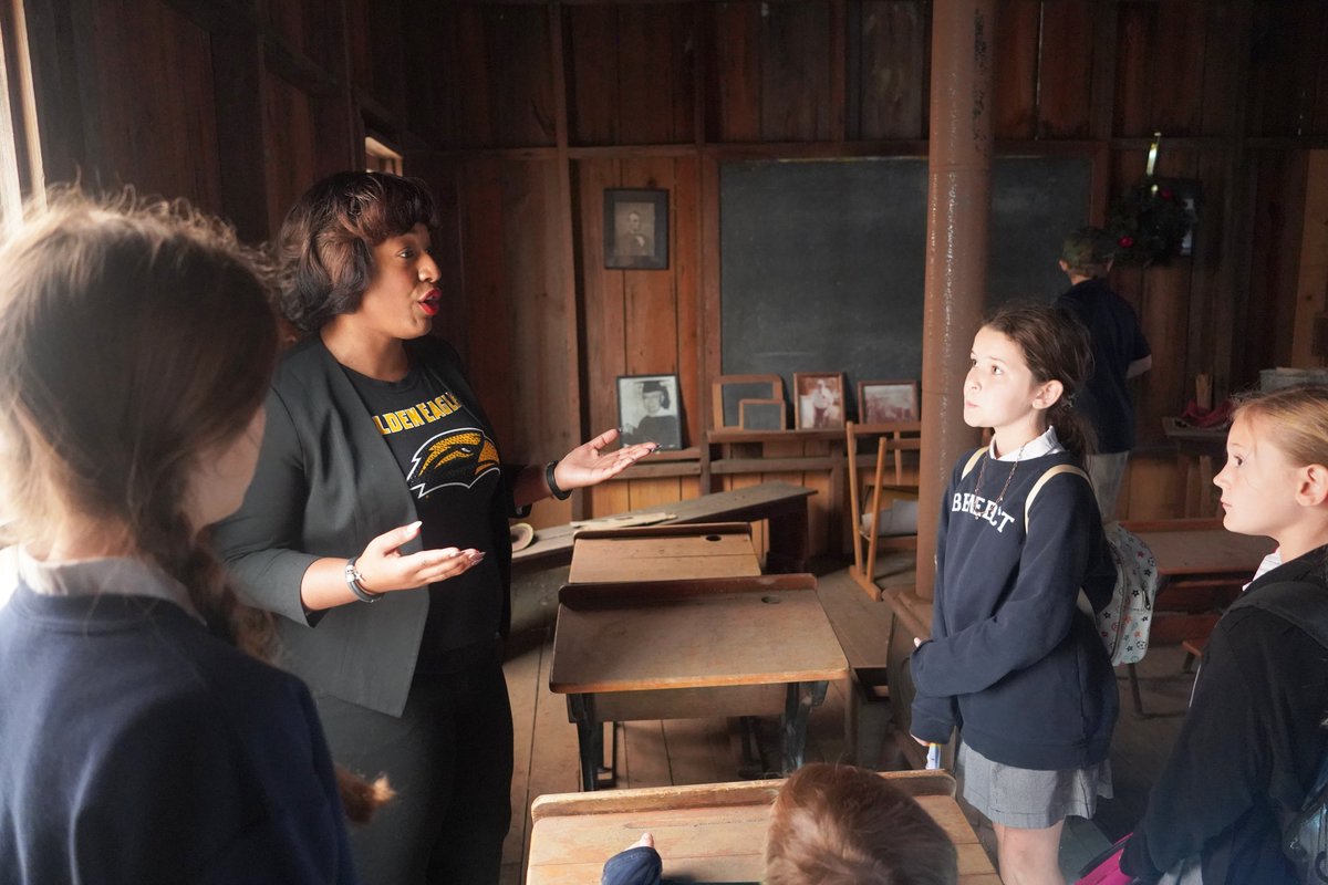 USM_CEHS's tweet photo. Did you know there’s a historic one-room schoolhouse on USM’s Hattiesburg campus? ✏️🍎📚 We had fun sharing the Roberts Schoolhouse with members of Benedict Day School on their campus tour today!🙂 #GrowingUpGold
Learn more from @usmalumni in The Drawl ➡️ https://t.co/QJxM3WXK2e https://t.co/6iNsKldjY9