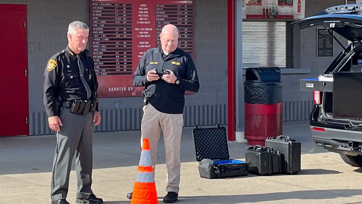 NREVSD's tweet photo. (3 of 3) Additional thanks to our SRO Eric Goldsmith for arranging the demonstration.

Community partners truly bring learning to life! #WeAreNR #NRPride https://t.co/lmkhOqymF3