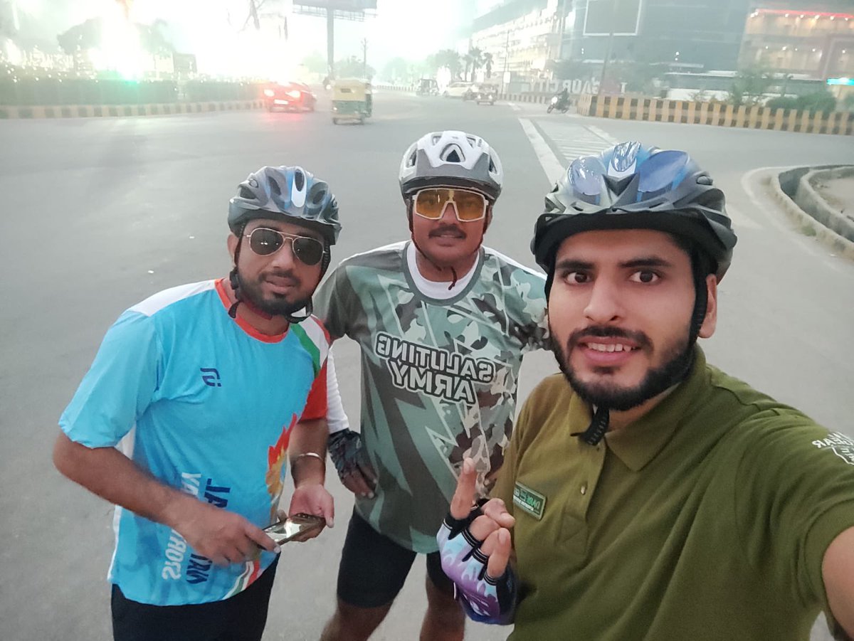 GnarRiders's tweet photo. Ride to okhla bird sanctuary metro station with GNAR Family 
Ride Lead : @Somnath18121983 ji 

@DeepakDk13  @gupta_pratik_21 @RKMINDIAN07 https://t.co/gdMGE52DV9