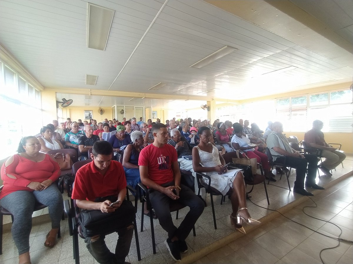 Se desarrolla en la mañana de hoy la XXIII Sesión Ordinaria de la Asamblea Municipal del Poder Popular de Morón. 
<a href="/magdalena_mato/">Magdalena Díaz Mato</a>
<a href="/MagdalenaLimaL/">Magdalena Lima López</a>
<a href="/NilkaDrake/">DrakeNilka</a>
#PoderPopularMorón #VamosPorMás #VoluntadDeNominar #LatirAvile