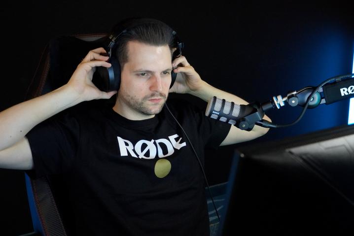 Heute um 20 Uhr spielen unsere Cs Dudes gegen #Cryptova in der <a href="/ESEA/">ESEA League</a> Advanced.

Gecastet wird das ganze vom einzig wahren <a href="/XiouzT/">Xiouz_Tv</a> 

📺twitch.tv/xiouz_tv

GET READY WITH @RodeGermany