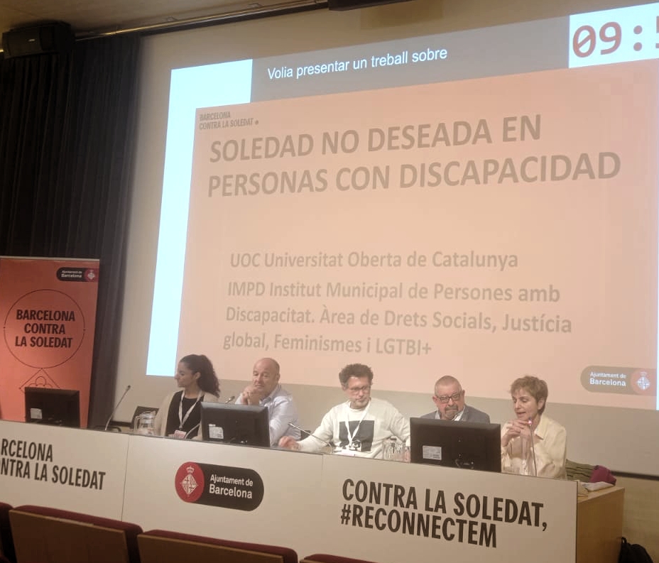 BCN_Accessible's tweet image. 🤔Què fem per combatre la soledat no desitjada de les persones amb discapacitat?

🗨️N&apos;hem parlat avui a les Jornades sobre la Soledat presentant #Inclujoc la prova pilot de suport al joc i l&apos;estudi sobre soledat i persones amb discapacitat de #IMPD i @eHealthUOC 

#Reconnectem!