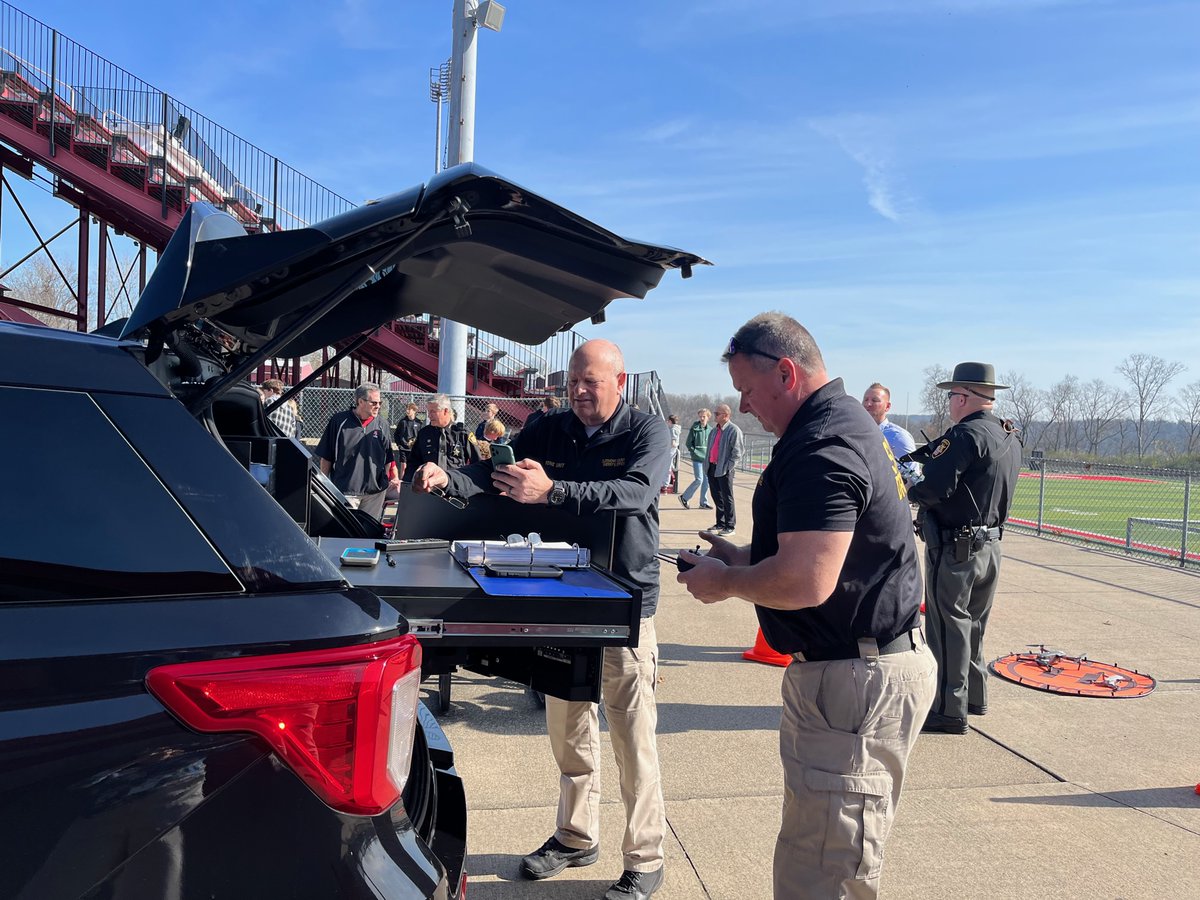 NREVSD's tweet photo. (3 of 3) Additional thanks to our SRO Eric Goldsmith for arranging the demonstration.

Community partners truly bring learning to life! #WeAreNR #NRPride https://t.co/lmkhOqymF3