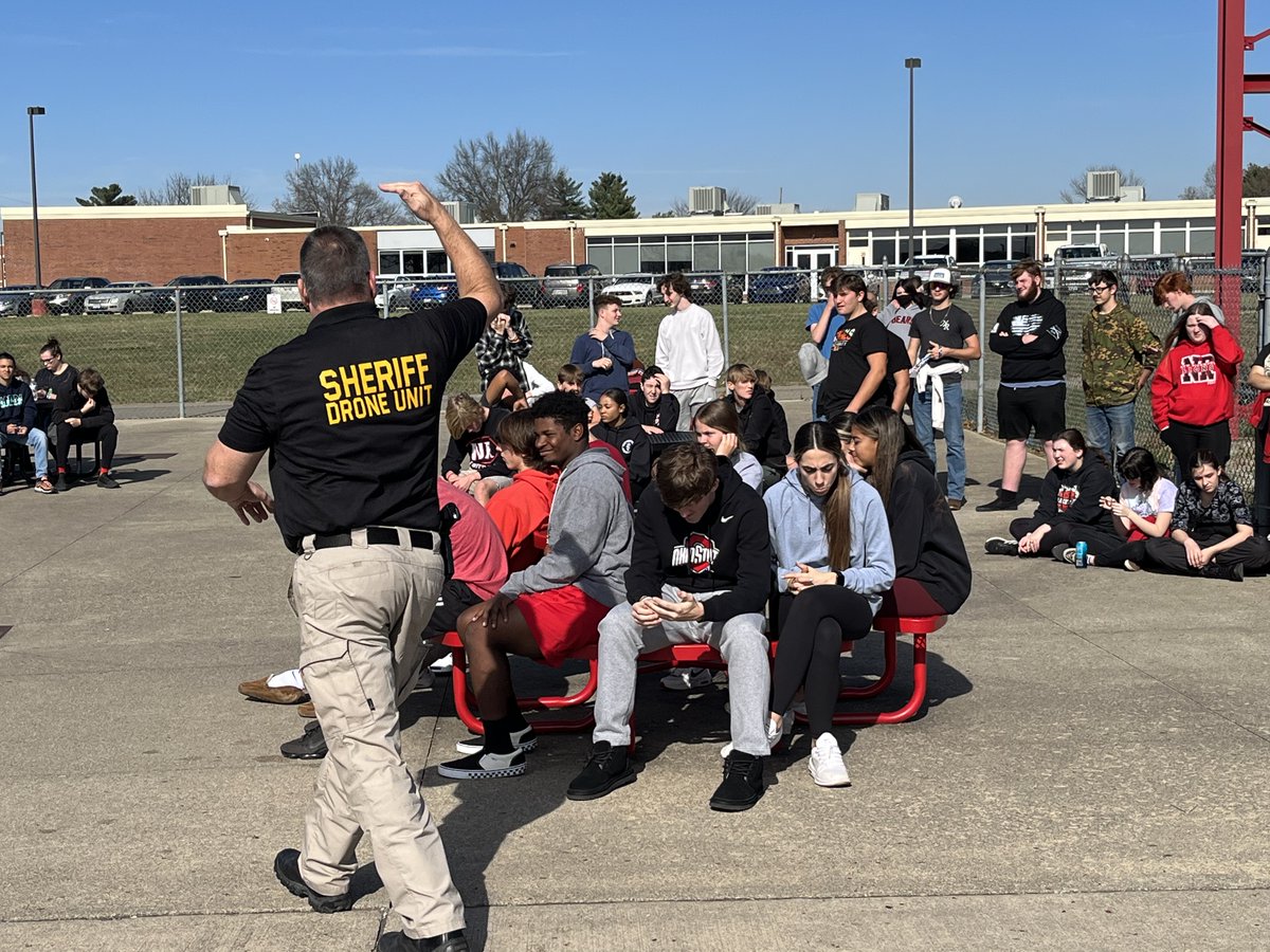 (3 of 3) Additional thanks to our SRO Eric Goldsmith for arranging the demonstration.

Community partners truly bring learning to life! #WeAreNR #NRPride