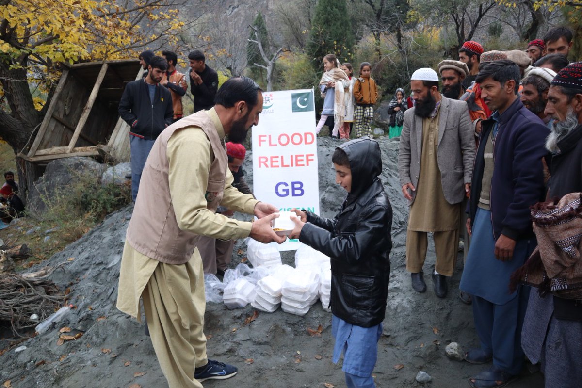 ndmkhn's tweet photo. KF distributed dry ration & other goods to the flood victims of Gilgit Baltistan with the support of your donations.
Please come forward with your donations to help your brothers and sisters in this hour of need.
#Emergency #donate
#floodsinpakistan
#servingforhumanity https://t.co/AKKWQyPFDr