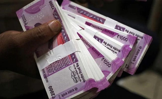 ndtvfeed's tweet photo. Rs 100 Crore Bribes Paid In "Delhi Liquor Scam", Claims Agency https://t.co/WgO1M6MOaN https://t.co/78k2Ah6j0k