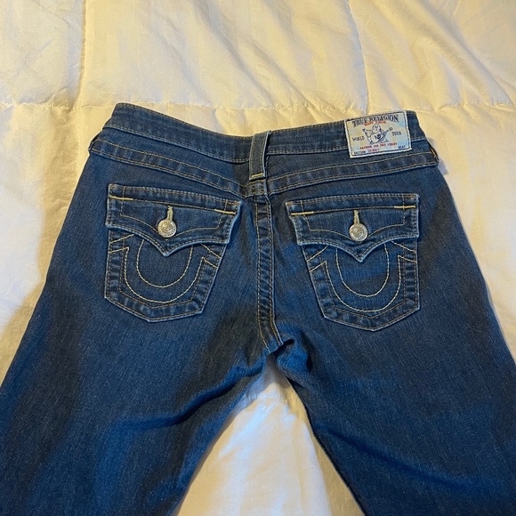 BorgenSabina's tweet photo. So good I had to share! Check out all the items I'm loving on @Poshmarkapp #poshmark #fashion #style #shopmycloset #truereligion #champion: https://t.co/xZTSbhNCnU https://t.co/resKOQhvHh