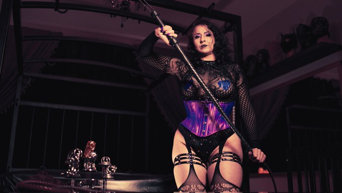 Wrestle Queen Gia Love ObeyYourQueen.Com’s pics and videos