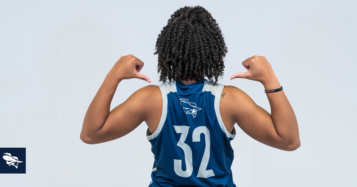 MontreatCavs's tweet photo. 🏀 SPLASH PHOTOGRAPHY 📸

@MontreatWBB is on 🔥 to start the year, just like their media day pics! Check out a few of them below! #CavClan https://t.co/lPgAO6KvQI