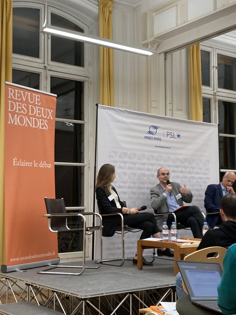 c_grosz's tweet photo. ⁦@Mines_Paris⁩ ⁦@Revuedes2Mondes⁩ #elites_françaises ⁦@CGS_MinesParis⁩ #pascalLeMasson expose  la richesse des ingénieurs généralistes et comment on apprend à inventer et comment on apprend à organiser qui sont des atouts dans la compétition mondiale https://t.co/HEvstIVg3s