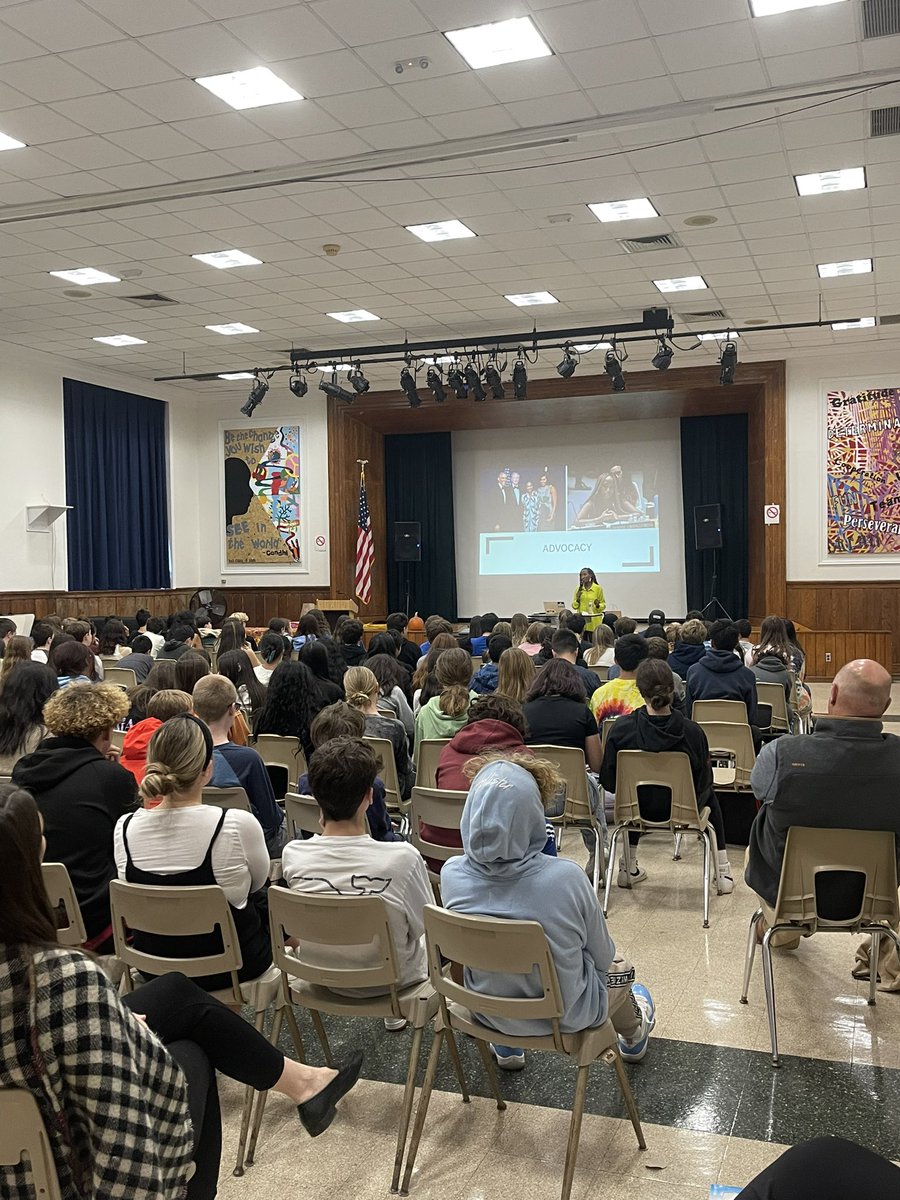 Jenn (@jennkthompson) on Twitter photo 8th grade Bulldogs speaking with <a href="/sandras_story/">SandraUwiringiyimana</a> the author of āHow Dare the Sun Riseā #ItsAGreatDayToBeABulldog #WeAreChappaqua 8th grade Bulldogs speaking with <a href="/sandras_story/">SandraUwiringiyimana</a> the author of āHow Dare the Sun Riseā #ItsAGreatDayToBeABulldog #WeAreChappaqua