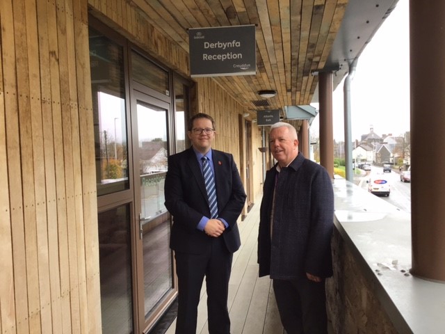 Sharing Barcud's knowledge and experience on rural housing and CoL issues with <a href="/JoelJamesSWC/">Joel James</a> today. An opportunity to show off <a href="/CreuddynLlambed/">Canolfan Creuddyn</a> and our Rent to Own properties in Lampeter. Thanks for letting us share our ideas and vision with you  #strongcommunities <a href="/stevebarcud/">@prifweithredwrbarcud</a>