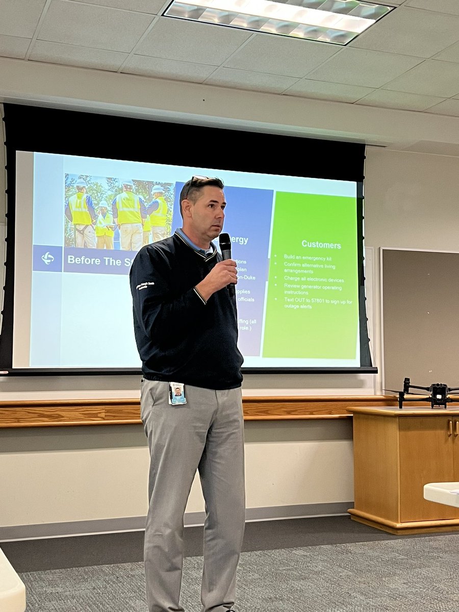 ReadyWake's tweet photo. Spent the morning with @DukeEnergy discussing storm preparations, reviewing their restoration process, and learning about their new technologies to reduce restoration times across the region. 

We’re #ready. Are you? 

Make a Plan. Get a Kit. Stay Informed. https://t.co/dlTKr2rNkD