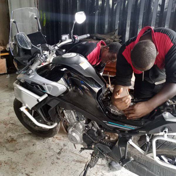bethmobilityke's tweet photo. Kwa groundππ, our mechanics servicing someone's machine ποΈ. Pre-order one as early as now and we walk a fulfilling journey together π€π€.
Bike on pic:- CFMOTO 800mt
Pre-order price:- 15625USD
#bethmobility #cfmoto800mt #experiencemoretogether https://t.co/pz2scY5NfM