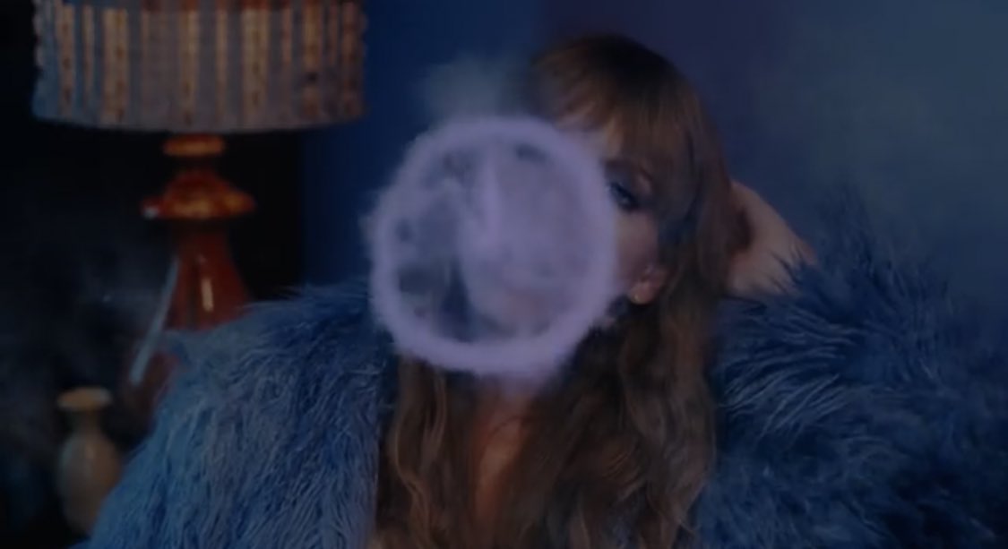 VoteForTaylor31's tweet photo. 🗳| I'm voting for Red (Taylor's Version) for Favorite Pop Album at the #AMAs   

GOAL: 500 REPLIES + 500 RTS https://t.co/KcAwDCzHQd